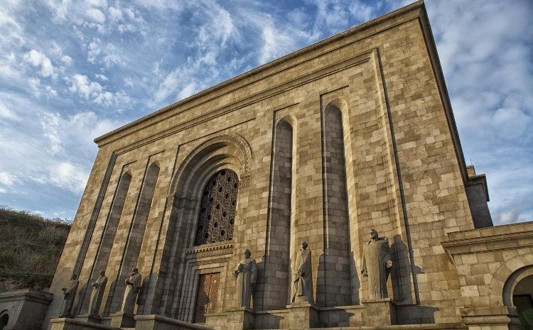 Matenadaran, Etchmiadzin, Zvartnots on Fridays